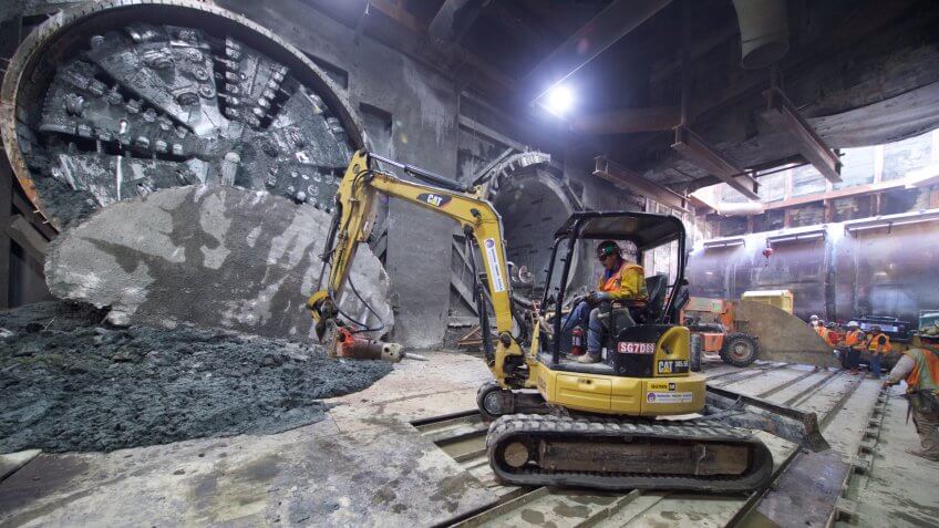 LA Purple Line Extension - Second tunneling machine arrives at Wilshire and Western station
