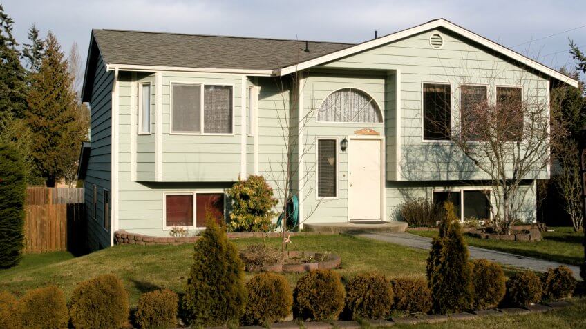 Study of a typical split level home of the 1980s.