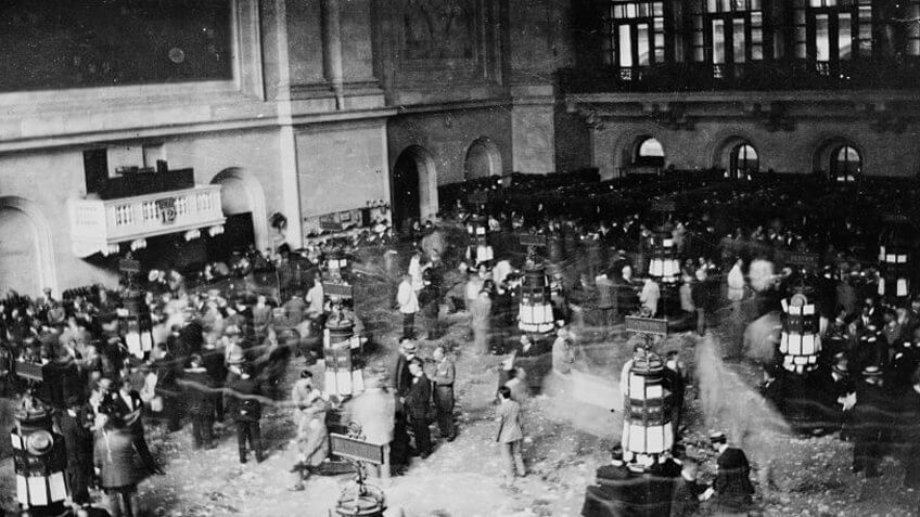 Floor of New York Stock Exchange in 1907