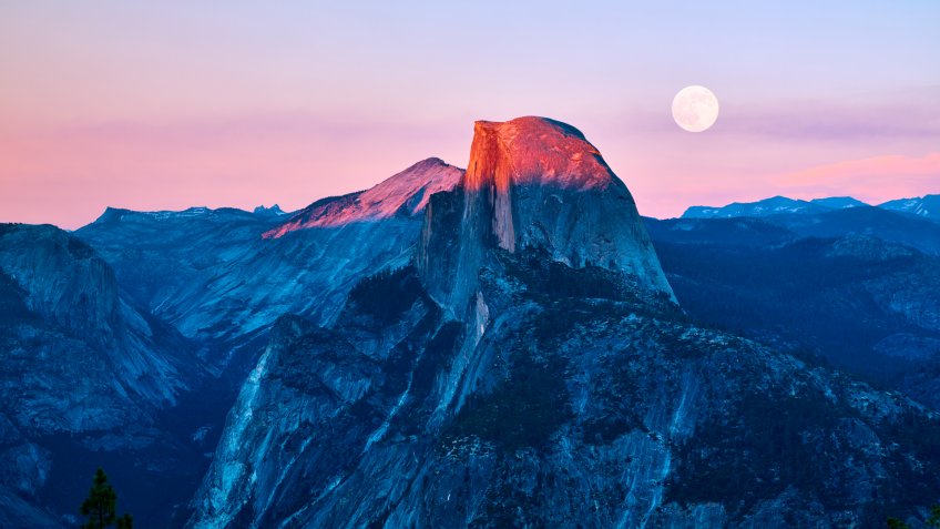 Yosemite valley at sunset, California, USA.