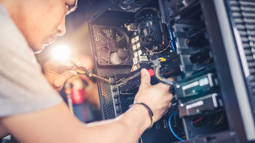 computer repair technician