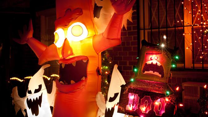 halloween decorations in front of house