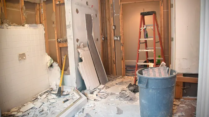 Master Bathroom Remodeling: Demolition Phase.