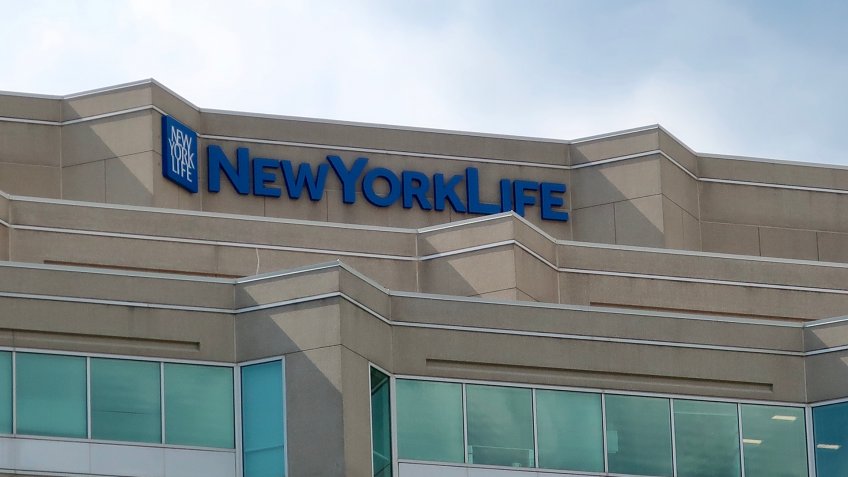 BETHESDA, MD - JUNE 29, 2019: NEW YORK LIFE - sign and logo on office building location - Image.