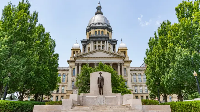 Abraham Lincoln statue in front of the Illinois State Capital Building in Springfield, Illinois - Image.