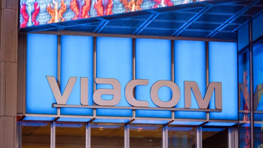 NEW YORK, NY – MAY 16, 2018: Viacom logo at their Times Square headquarters entrance - Image.