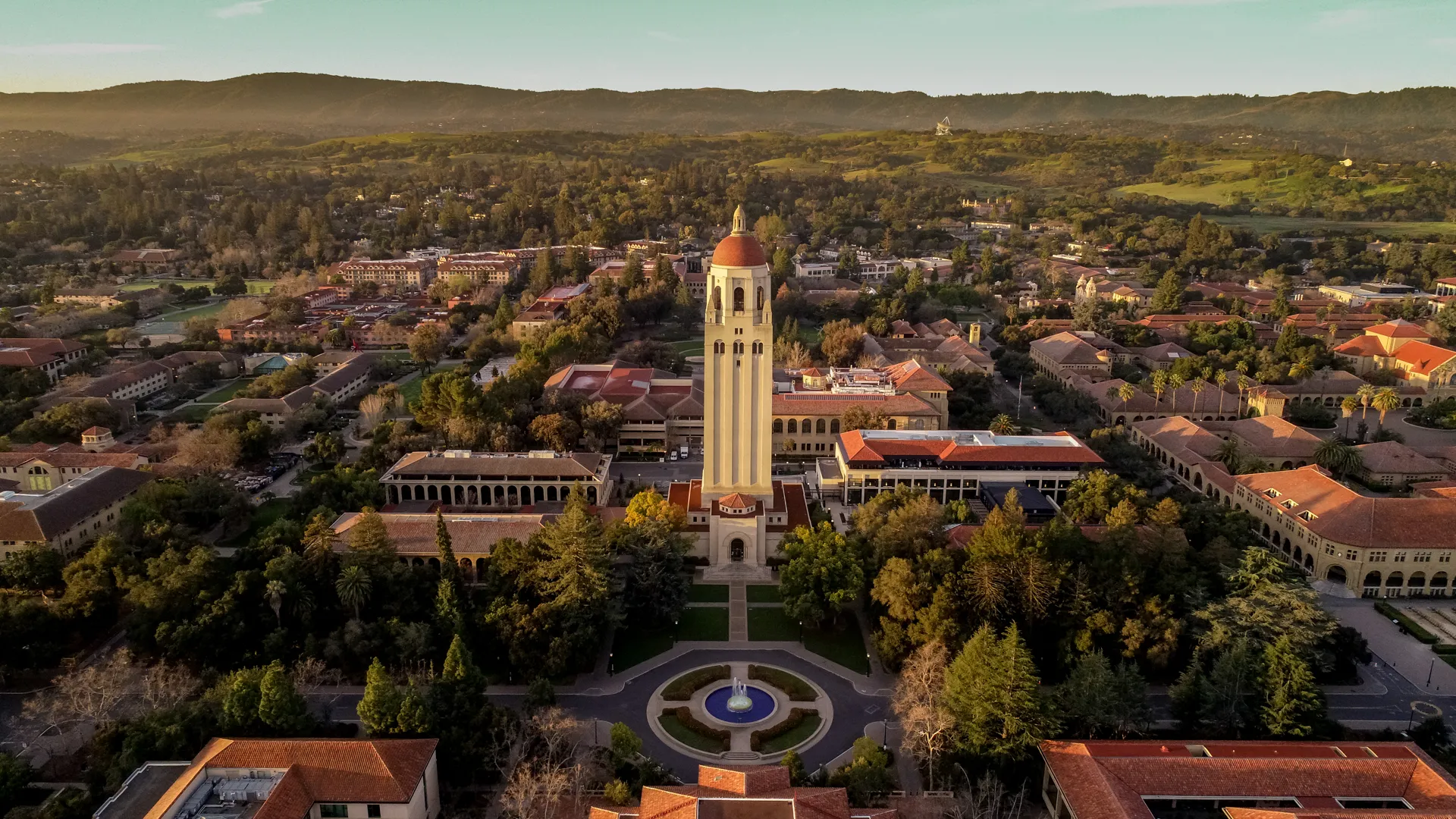 美国加利福尼亚州斯坦福市- 2019年3月17日:加利福尼亚州斯坦福大学鸟瞰图。