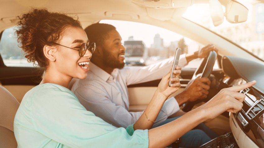 couple taking road trip
