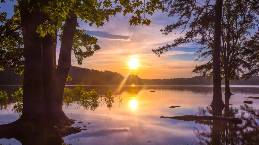 Sunset over Lake Lanier in Gainesville, Georgia.