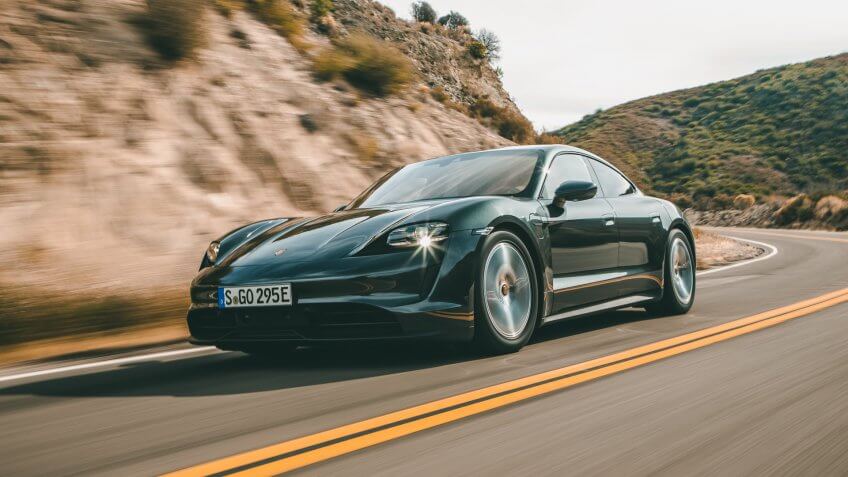Porsche Taycan 4S.