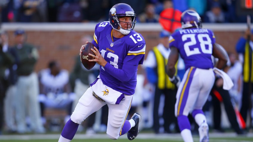 Minnesota Vikings quarterback Shaun Hill (13) looks to throw a pass against the St.