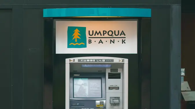 Umpqua Bank financial services review
