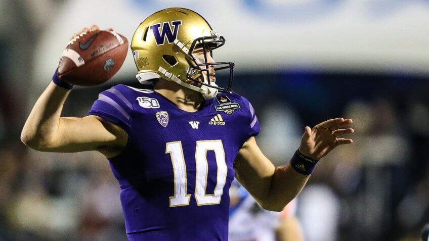 Mandatory Credit: Photo by Christopher Trim/CSM/Shutterstock (10511295cf)Washington Huskies quarterback Jacob Eason (10) throws the football during the Mitsubishi Motors Las Vegas Bowl game featuring the Boise State Broncos and the Washington Huskies at Sam Boyd Stadium in Las Vegas, NV.