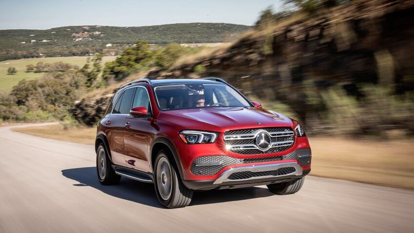 Mercedes-Benz GLE 450 4MATIC, designo hyazinthrot metallic, Leder macchiatobeige/magmagrau // Mercedes-Benz GLE 450 4MATIC, designo hyazinth red metallic, Leather macchiatobeige/magma grey(Kraftstoffverbrauch kombiniert: 9,4–8,3 l/100 km; CO2-Emissionen kombiniert: 214–190 g/km) // (combined fuel consumption: 9.