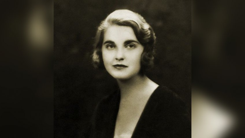 1, Adults, Americans, Barbara Hutton, Celebrities, Eye contact, Females, Head And Shoulders, Head and shoulders portrait, Portrait, Posed, Prominent persons, Studio Shot, Whites, Women, Young Adult Woman, Young Adults, people