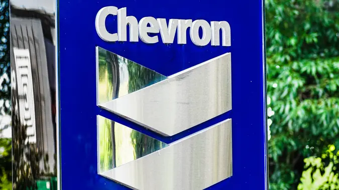 Warren Buffett Made a Bigger Bet on Chevron Stock: Is It a Good Investment? Warren Buffett Made a Bigger Bet on Chevron Stock: Is It a Good Investment?
