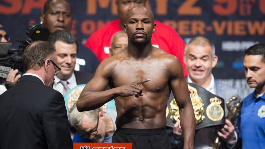 Floyd Mayweather Boxer pro athlete weighs in against Manny Pacquiao