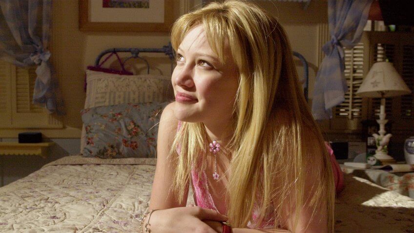 DUFF Teen-age actress Hilary Duff, who plays the title role in Disney Channel's "Lizzie McGuire," poses in Lizzie's bedroom on the show's set in the Hollywood section of Los Angeles on .