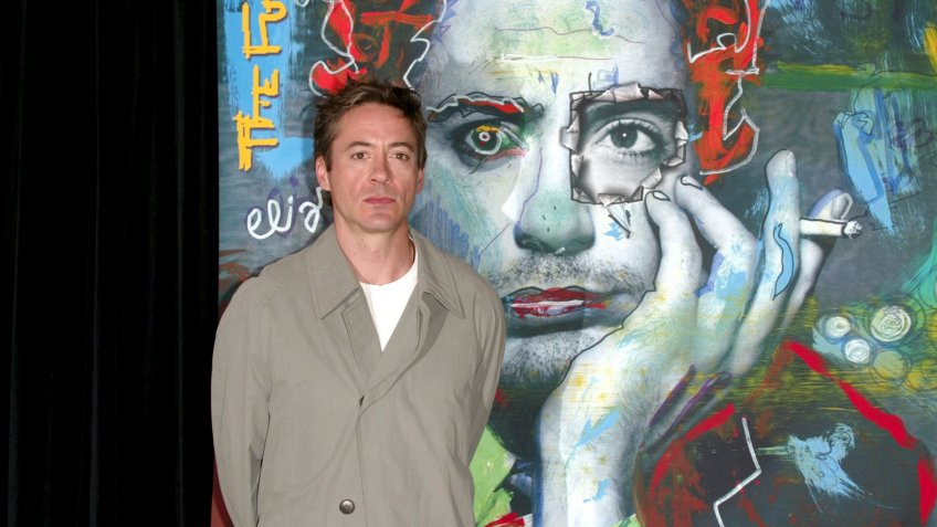 Robert Downey Jr ROBERT DOWNEY JNR AT THE RELEASE OF HIS DEBUT ALBUM 'THE FUTURIST', VIRGIN MEGASTORE, WEST HOLLYWOOD, CALIFORNIA, AMERICA - 23 NOV 2004.