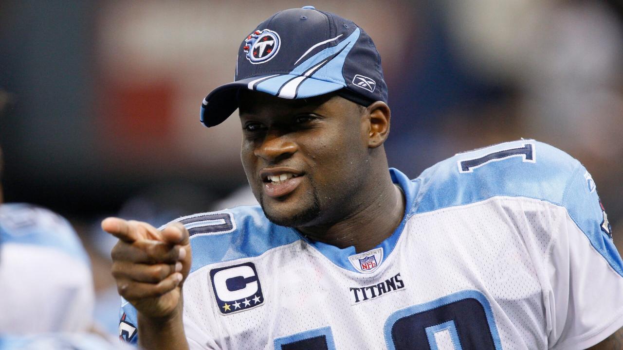 Vince Young Tennessee Titans qb Vince Young (10) points to a teammate on the sidelines against the New Orleans Saints in the first half of their football game in New OrleansTitans Saints Football, New Orleans, USA.
