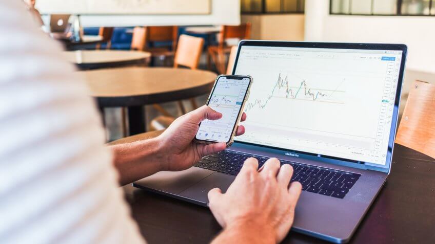guy trading cryptocurrencies