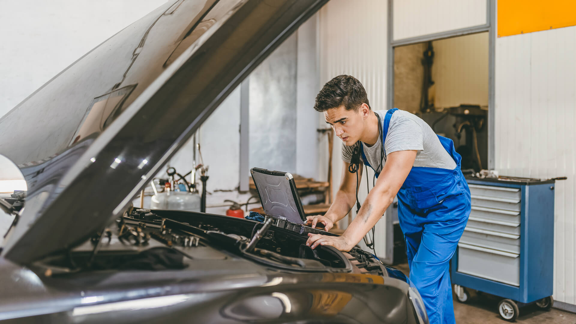 I’m a Mechanic: 3 Types of Used Cars I Wouldn’t Buy — and What I’d Choose Instead