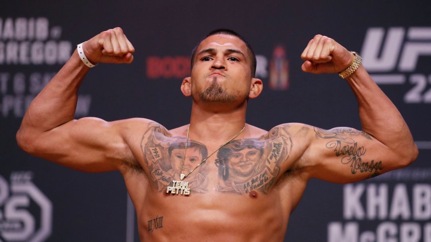 Anthony Pettis, Robbie Lawler, UFC, wrestling