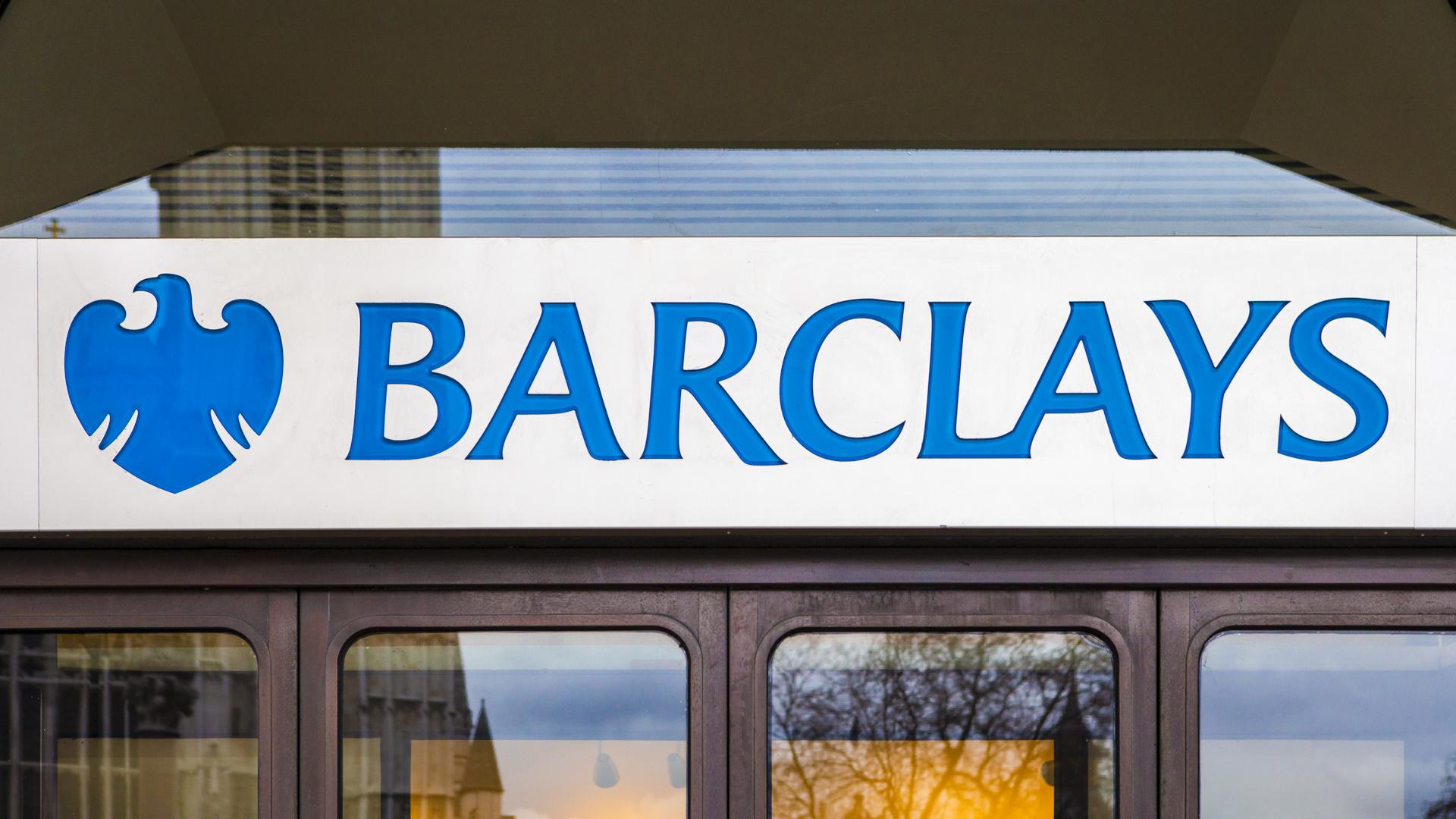 Barclays Hours: Full Hours and Holidays
