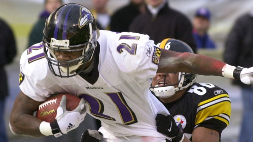 Mandatory Credit: Photo by Keith Srakocic/AP/Shutterstock (6461765a)MCALISTER WARD Baltimore Ravens' Chris McAlister (21) returns an interception against Pittsburgh Steelers Hines Ward in the first half of an AFC divisional playoff game, in PittsburghRAVENS STEELERS, PITTSBURGH, USA.