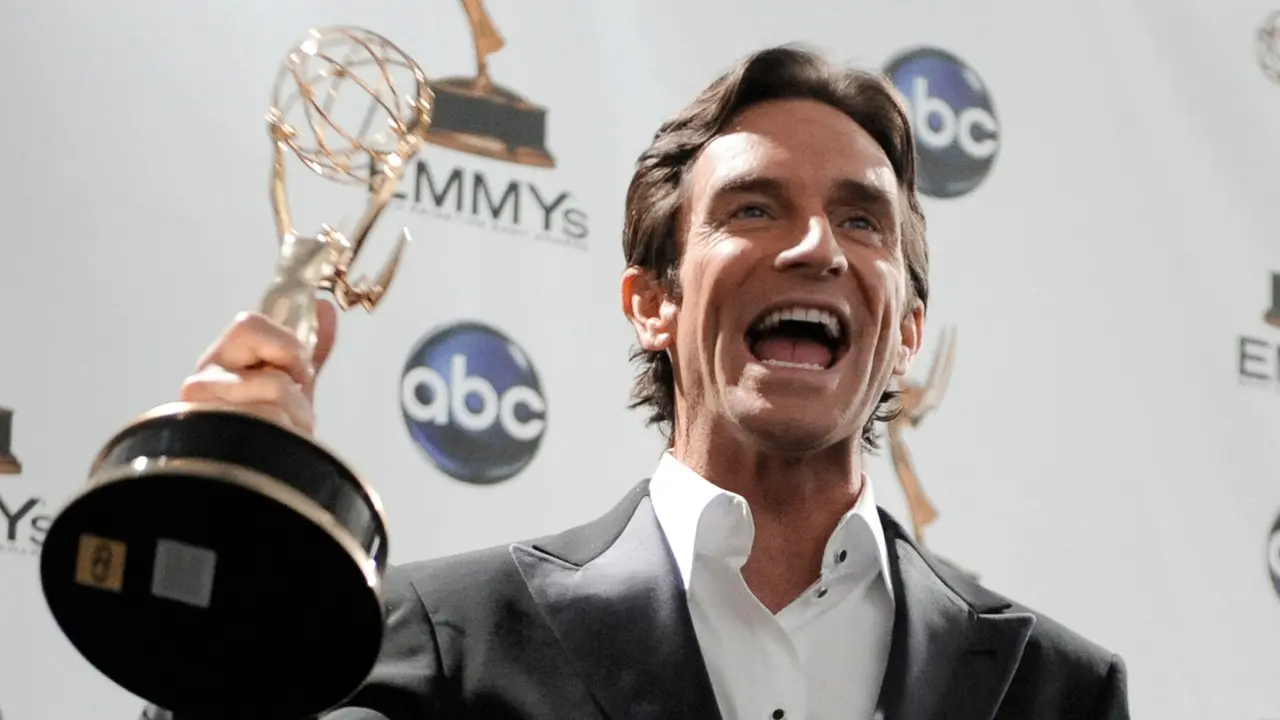 Jeff Probst Jeff Probst holds the award for outstanding host for a reality or reality-competition program for his work on "Survivor," at the 60th Primetime Emmy Awards, in Los AngelesEmmy Awards Pressroom, Los Angeles, USA.