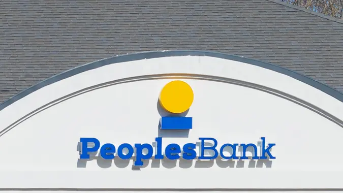 NEWTON, NC, USA-12/26/18:, A branch of People's Bank, a North Carolina bank, with locations in and near Catawba County.