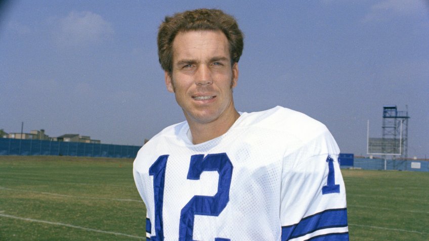 Roger-Staubach-Dallas-Cowboys-shutterstock_editorial_6604340a-848x477.jpg