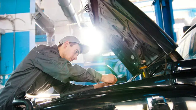 I’m a Mechanic: 12 Driving Mistakes That Are Costing You Thousands Every Year I’m a Mechanic: 12 Driving Mistakes That Are Costing You Thousands Every Year