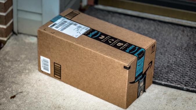 Amazon package delivery-shutterstock_784265044 Amazon package delivery
