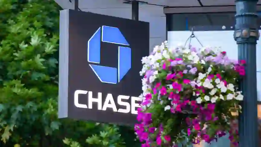 Chase Hours: Full Hours and Holidays