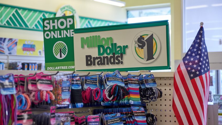 PLATTSBURGH, USA - AUGUST 23, 2017 : Dollar Tree shop online signage.