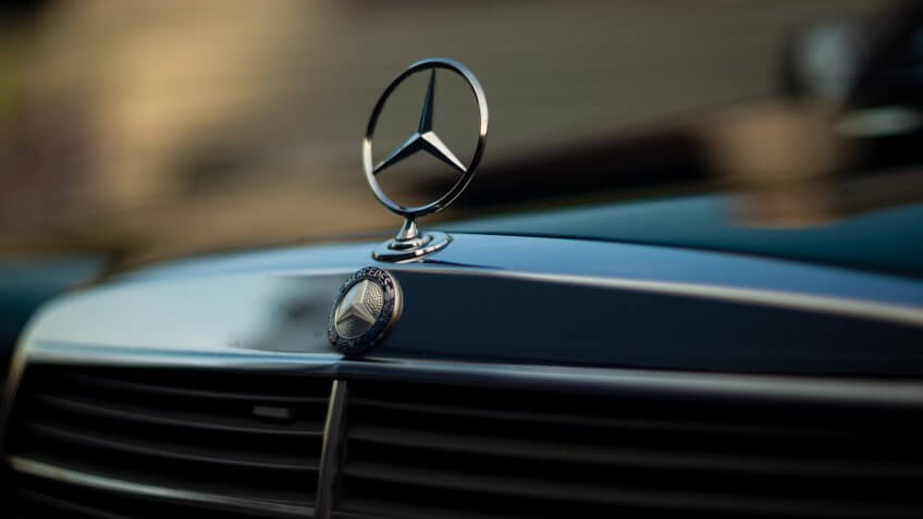 Mercedes benz hood ornament