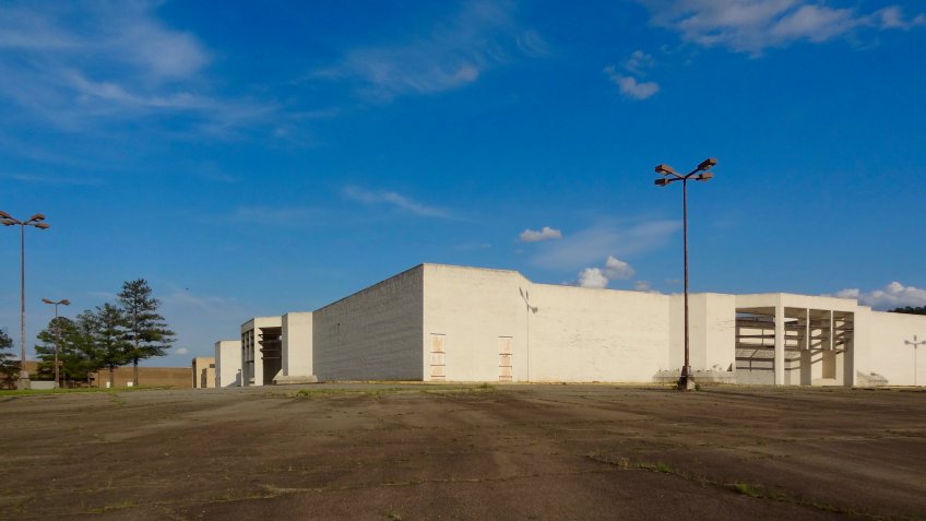 Augusta, Georgia - April 2016: Regency Mall Remains Abandoned.