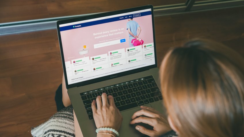TrustPilot secure payment method search on laptop.