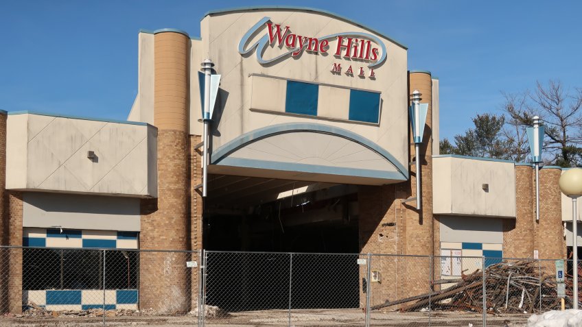 WAYNE, NEW JERSEY/USA - April 1, 2019: Demolition of the abandoned Wayne Hills Mall at 1 Wayne Hills Mall, Wayne, NJ 07470.