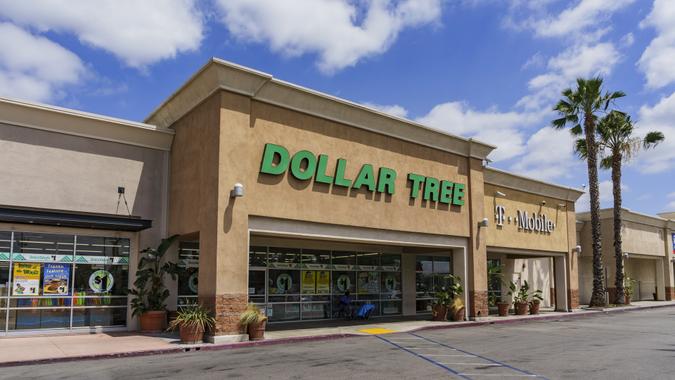 Los Angeles, MAY 25: Exterior view of the budget store - Dollar Tree on MAY 25, 2017 at Los Angeles, California, U.