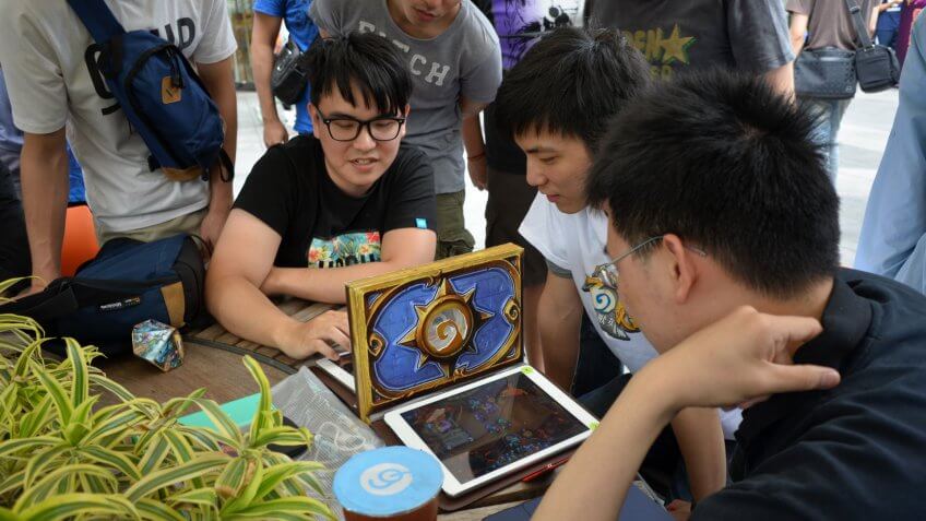 People Playing Hearthstone.