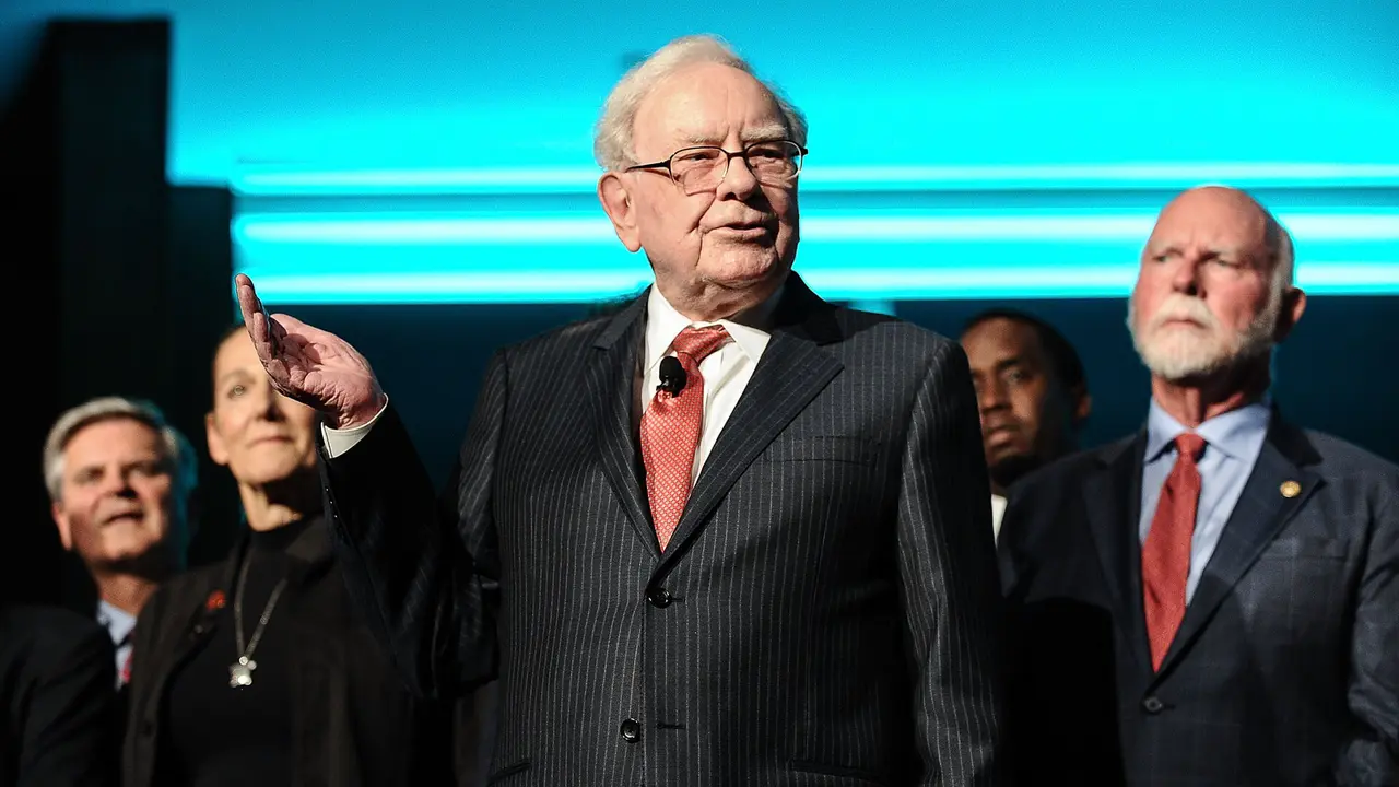 NEW YORK, NY - SEPTEMBER 19:  Philanthropist Warren Buffett (C) is joined onstage by 24 other philanthropist and influential business people featured on the Forbes list of 100 Greatest Business Minds during the Forbes Media Centennial Celebration at Pier 60 on September 19, 2017 in New York City.
