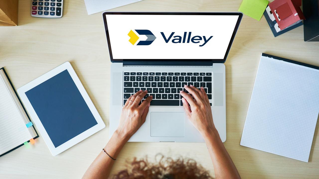 woman on Valley National bank website
