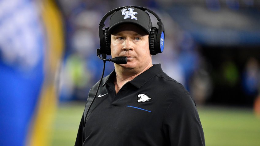 Kentucky head coach Mark Stoops in action during the second half of an NCAA college football game in Lexington, Ky.