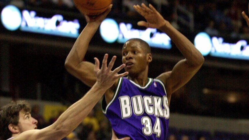 ALLEN PARKS Milwaukee Bucks' Ray Allen, right, tries to get past Washington Wizards' Cherokee Parks during the fourth quarter of the Wizards' 107-100 win, at the MCI Center in Washington.