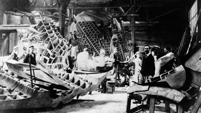 View of portions of the Statue of Liberty during its construction in the workshop of French sculptor Frederic Auguste Bartholdi, Paris, France, circa 1880.