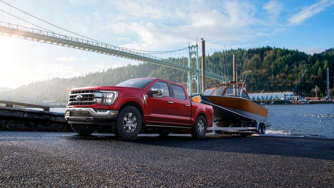 Available Pro Trailer Backup Assist makes backing up a trailer as easy as turning a knob; the feature continues in the all-new F-150 and is exclusive in the segment of full-size pickups under 8,500 pounds GVWR.