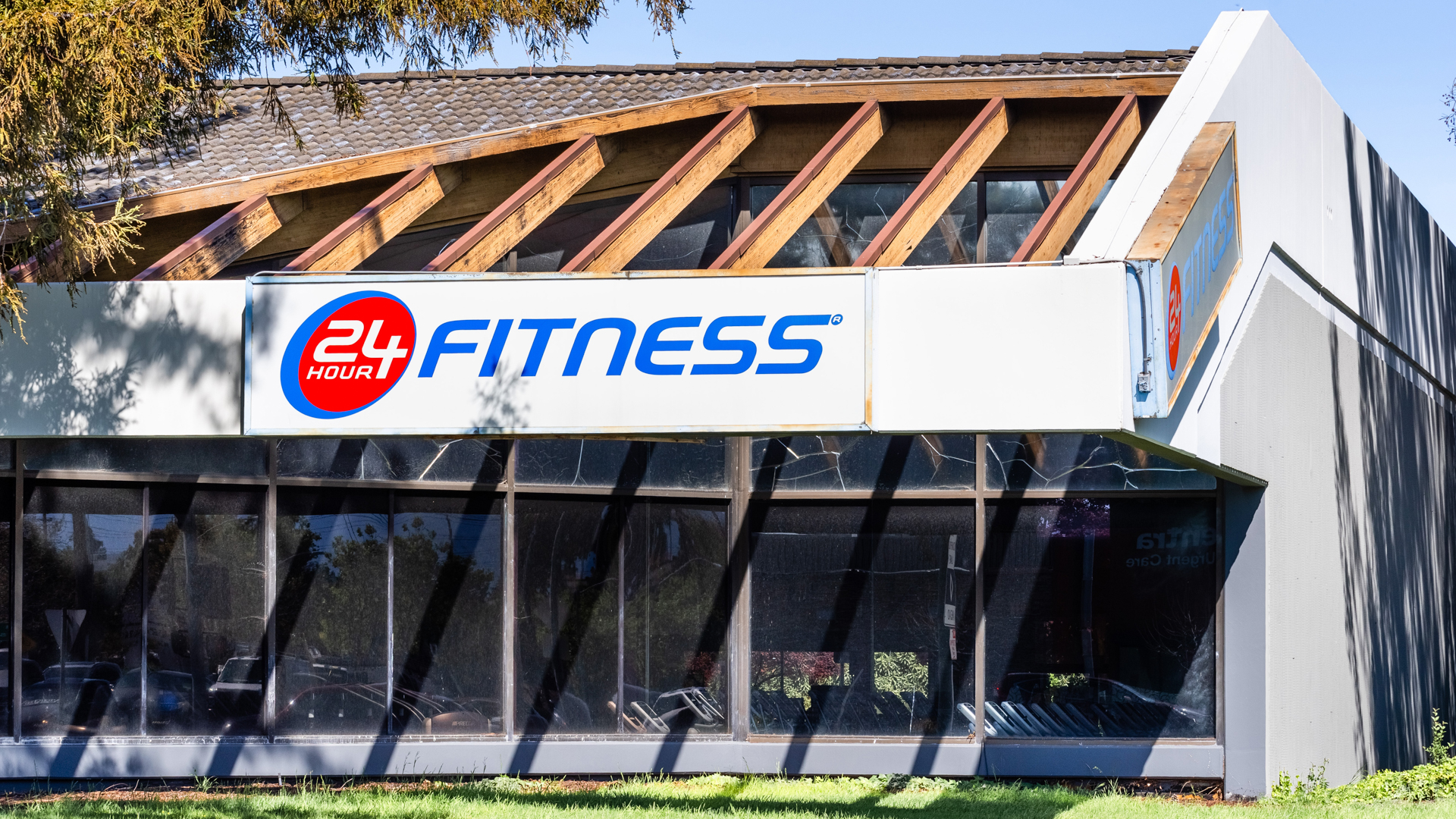 is fitness connection open 24 hours