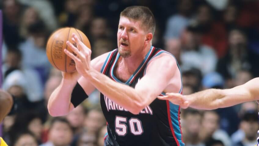 FILE: Bryant Reeves of the Vancouver Grizzlies during a National Basketball Association game against the Los Angeles Lakers at the Staples Center in Los Angeles, CA.